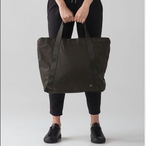 NWOT lululemon carry the day bag in dark olive